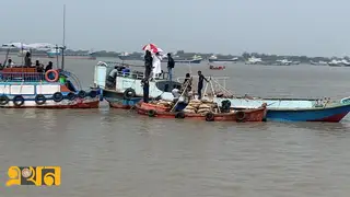 পশুর চ্যানেলে চালবোঝাই বাল্কহেড ডুবি